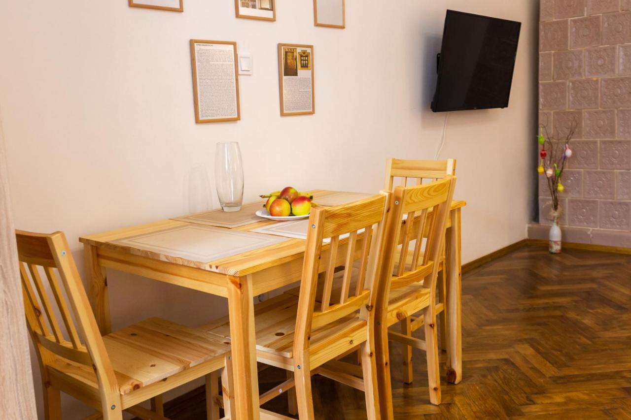Peaceful Studio On Rynok Square Lviv Exterior photo