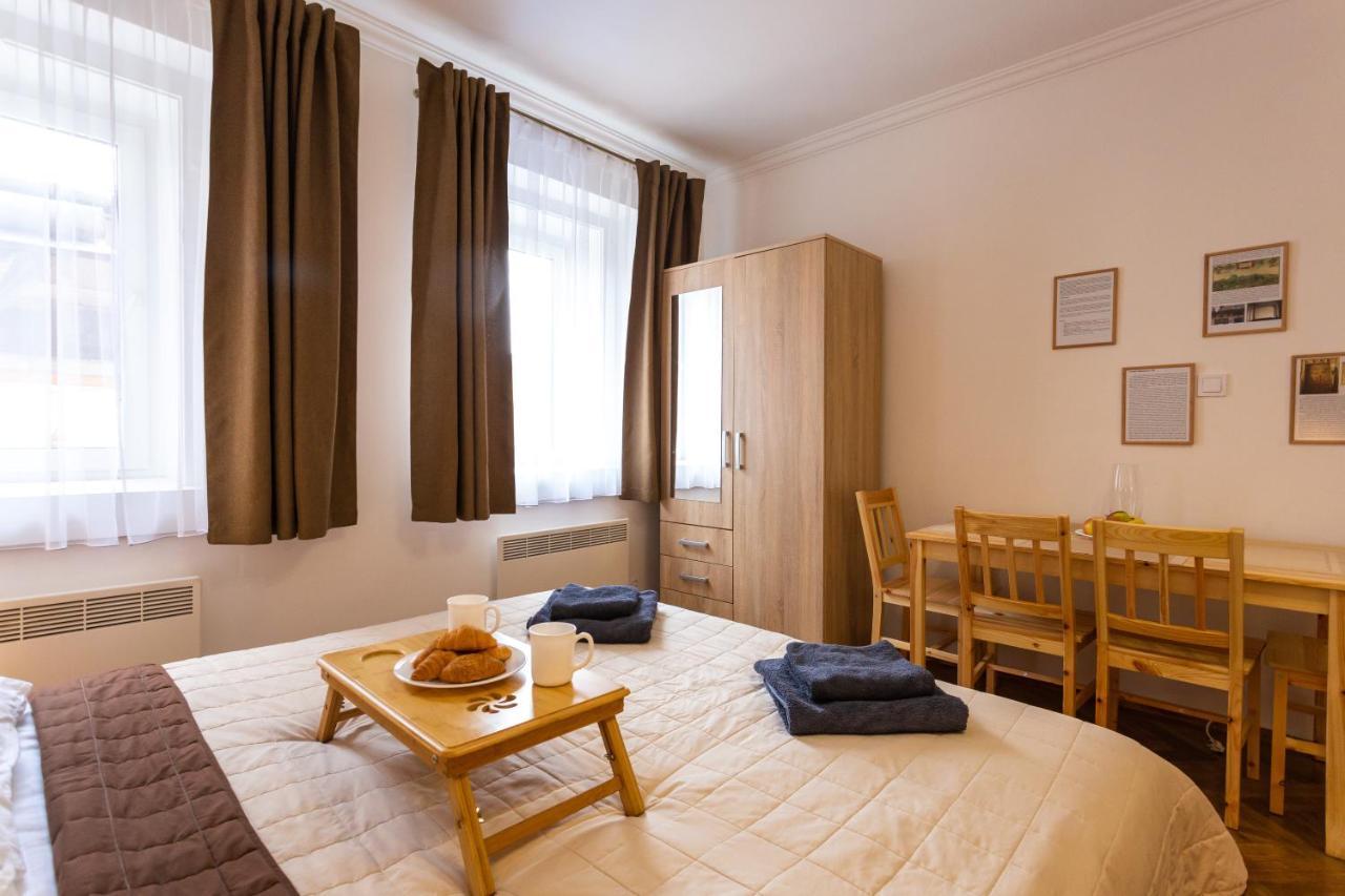 Peaceful Studio On Rynok Square Lviv Exterior photo