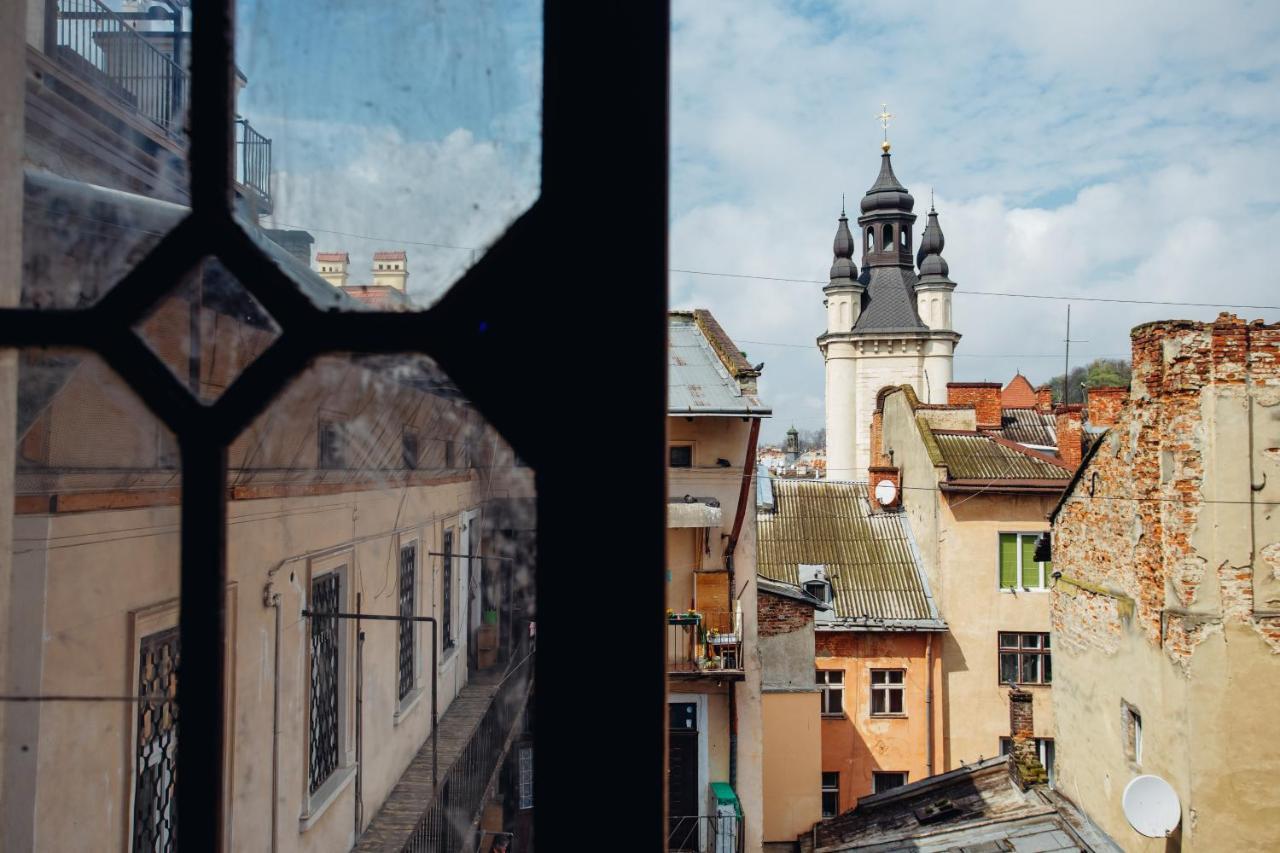 Peaceful Studio On Rynok Square Lviv Exterior photo