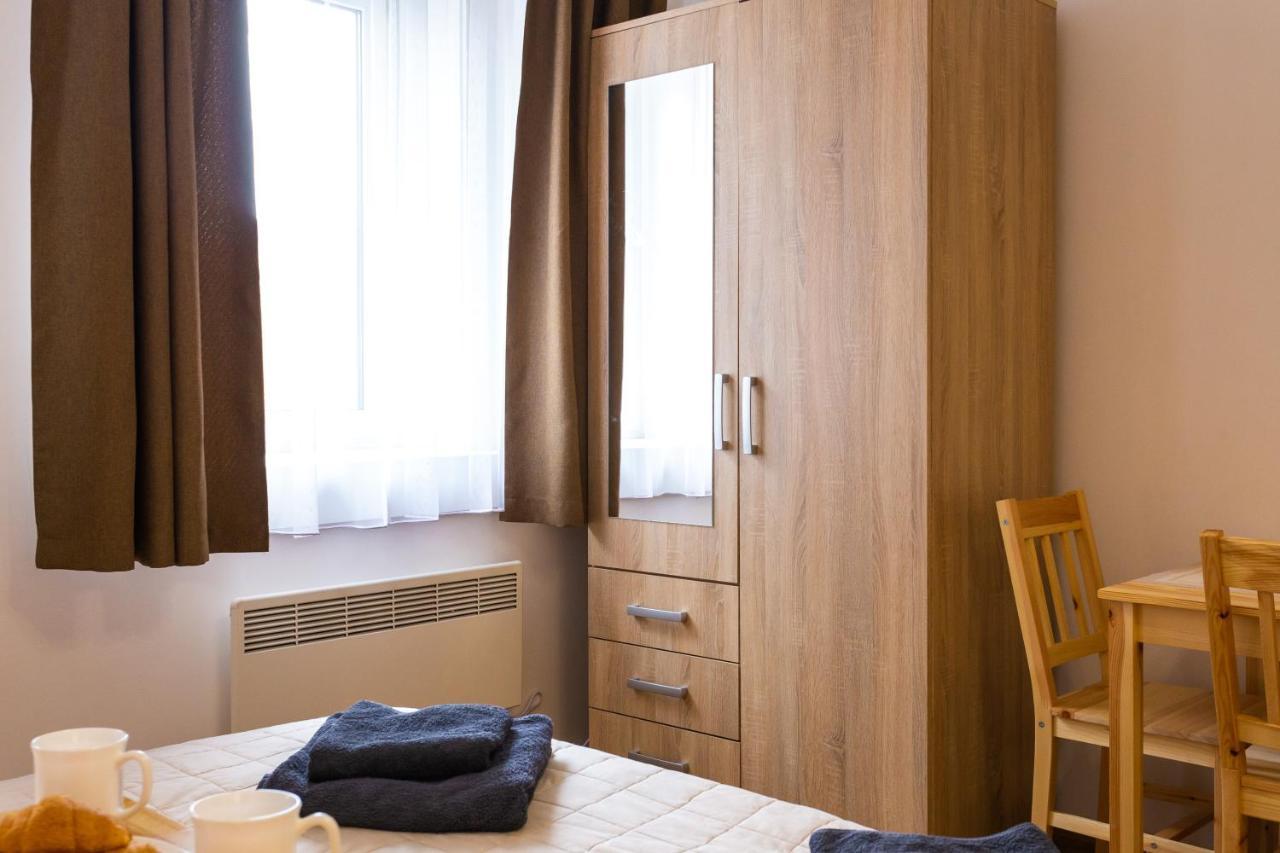 Peaceful Studio On Rynok Square Lviv Exterior photo
