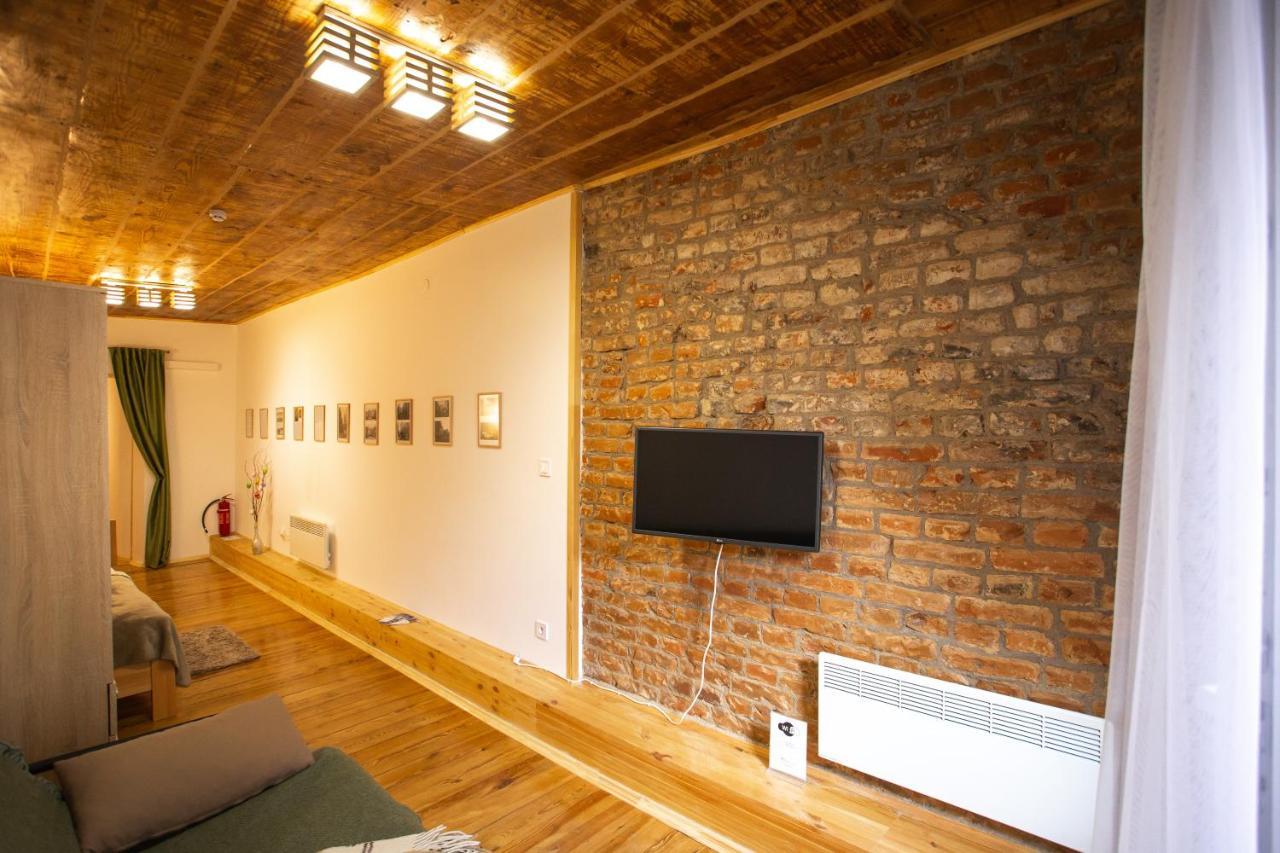 Peaceful Studio On Rynok Square Lviv Exterior photo