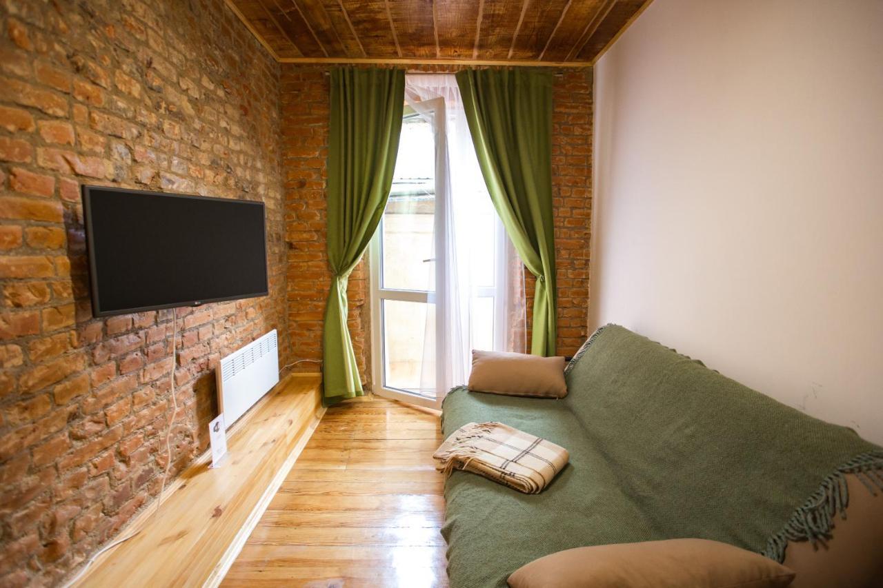 Peaceful Studio On Rynok Square Lviv Exterior photo